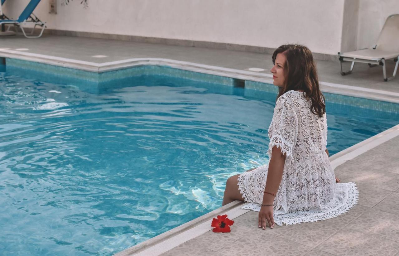 Eleonora Αnissaras Hotel Chersonissos Buitenkant foto