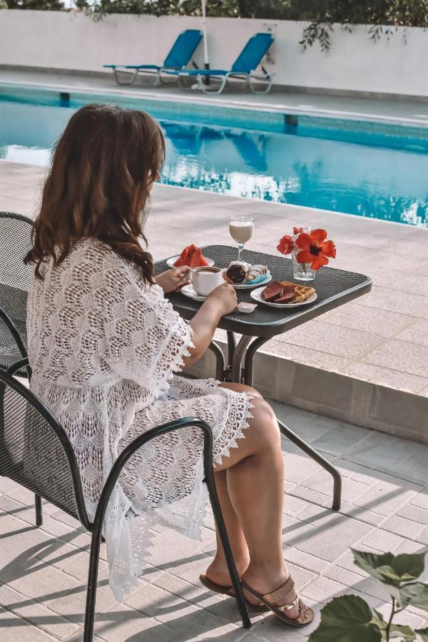 Eleonora Αnissaras Hotel Chersonissos Buitenkant foto