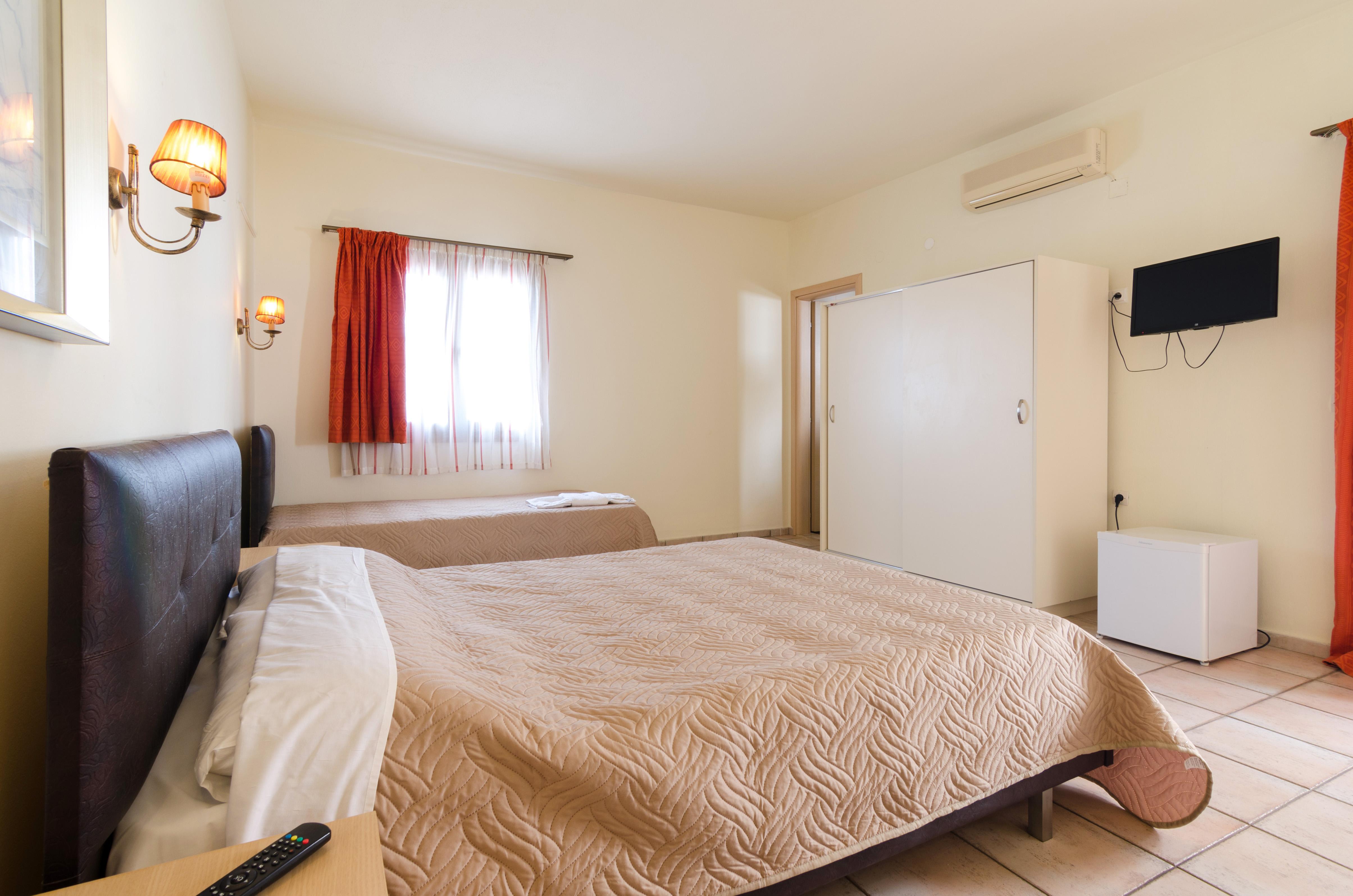 Eleonora Αnissaras Hotel Chersonissos Buitenkant foto